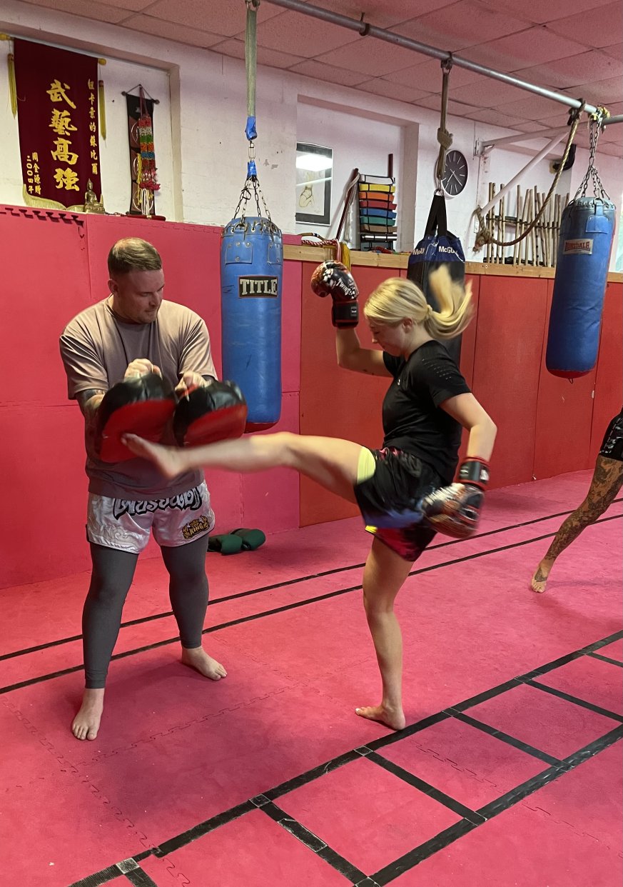 THAI-JUTSU    THAIBOXING K1 GRAPPLING SELF-PROTECTION