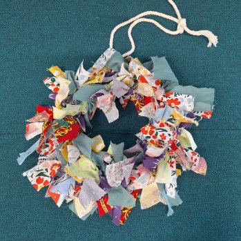 Crafternoon: Autumn Scrappy Fabric Wreath