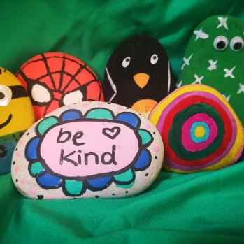 Saturday Craft Club: Pebble Painting